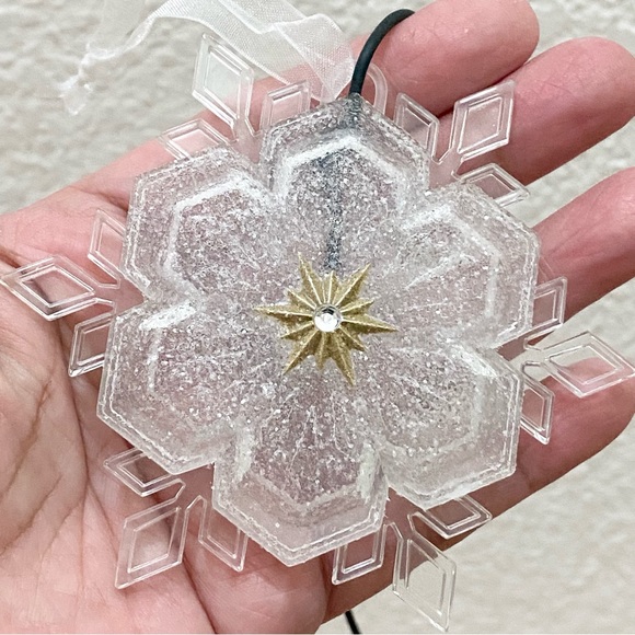 2010 Hallmark Wonder & Light Glowing Snowflake Starter Set with Magic Cord - Picture 8 of 8